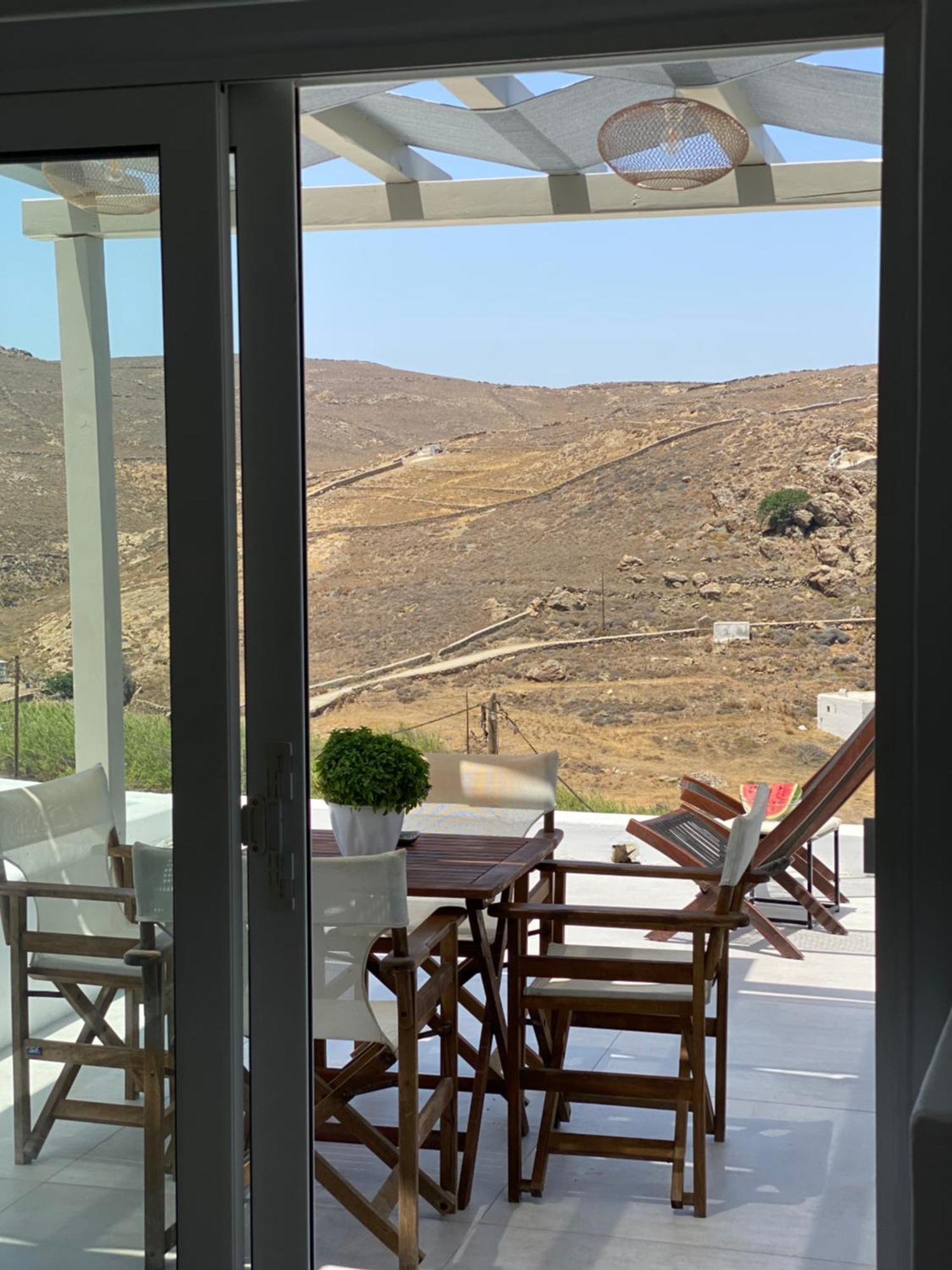 Miramare Suites Mykonos Merchia Beach Exterior photo